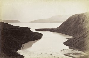 タラウェラ湖のワハンガ山とタラウェラ山、1886年のオクトナー（アルブメンプリント）